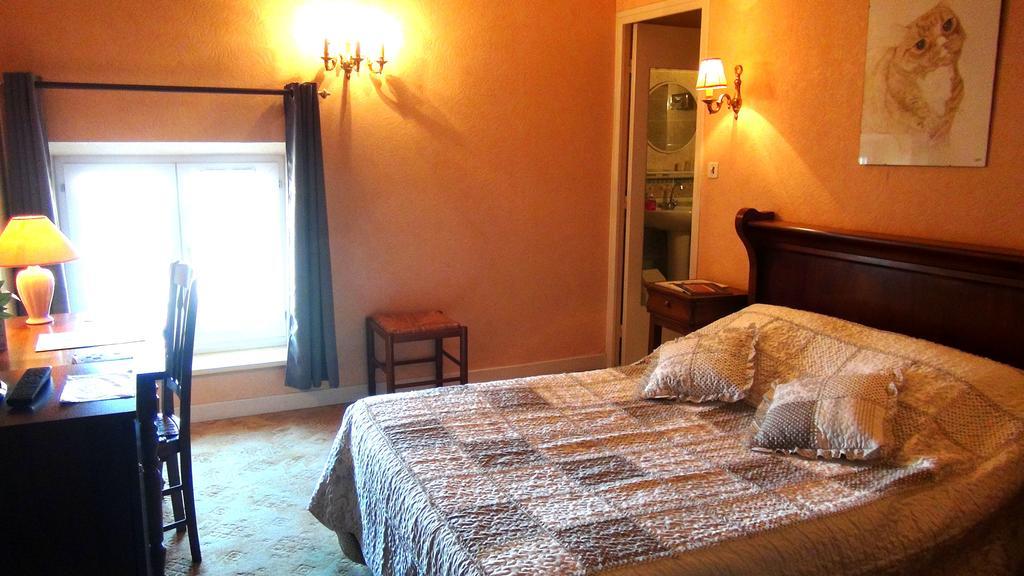 Hotel Le Clos Du Montvinage Étréaupont الغرفة الصورة